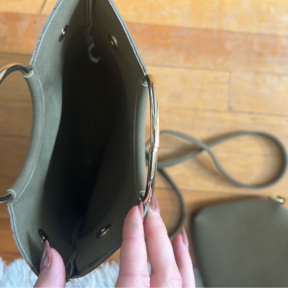 Versatile Army Green Purse - Picture 3 of 5